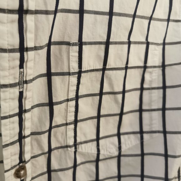 Men's Simple Line-Patterned Long-Sleeve Button Up - Picture 2 of 6